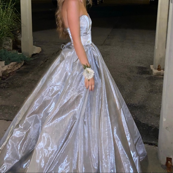 Sherri Hill prom dress - Picture 3 of 8